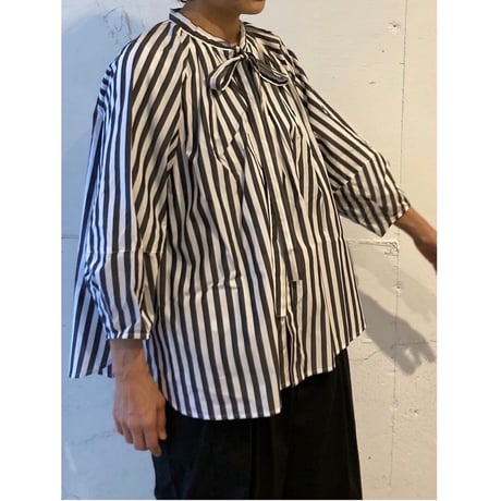 UNIVERSAL TISSU ボウタイブラウス クロワイドストライプ