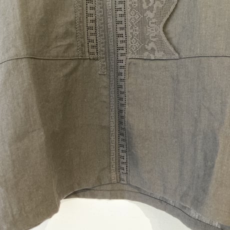 UNIVERSAL TISSU イタリアンフィレレース ベーシックブラウス リネンクロ