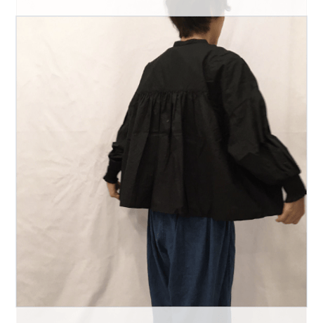 UNIVERSAL TISSU タイプライターシャーリングブラウス　グレーストライプ