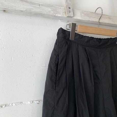 UNIVERSAL TISSU タックイージーパンツ クロ