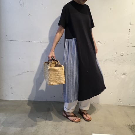 NATURAL LAUNDRY 脇ギャザーパネルワンピース オフ白