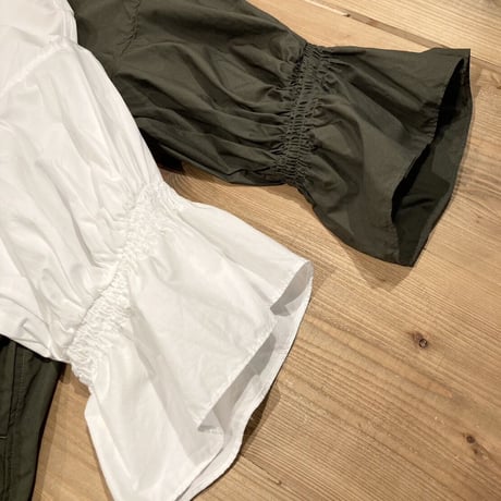 UNIVERSAL TISSU ナチュラルタイプライター シャーリングシャツワンピース チャコール