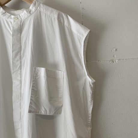 UNIVERSAL TISSU スリーブレスロングシャツ シロ