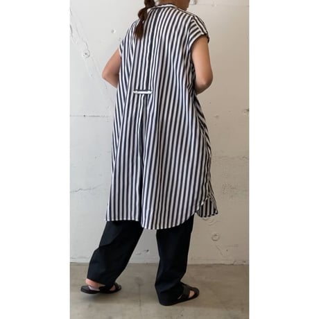 UNIVERSAL TISSU スリーブレスロングシャツ シロ