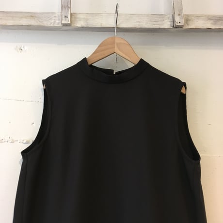 GALERIE TISSU リプリープリネン混モックネックワンピース クロ