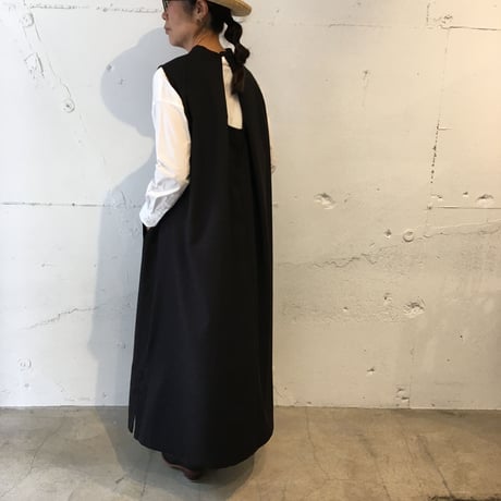GALERIE TISSU リプリープリネン混モックネックワンピース クロ