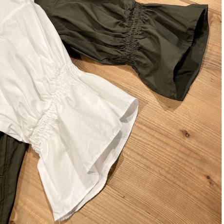 UNIVERSAL TISSU ナチュラルタイプライター シャーリングシャツワンピース シロ