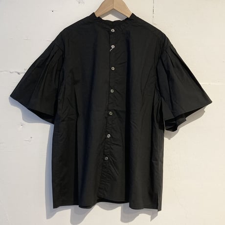 ナチュラルタイプライター タックスリーブブラウス クロ