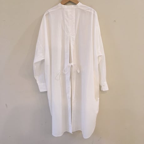 UNIVERSAL TISSU タイプライター バックスリットシャツ　シロ