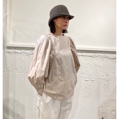 UNIVERSAL TISSU ボリュームスリーブブラウス シロ