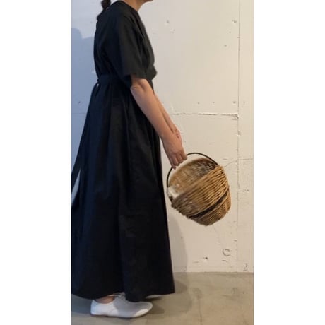 UNIVERSAL TISSU ハーフスリーブワンピース クロ