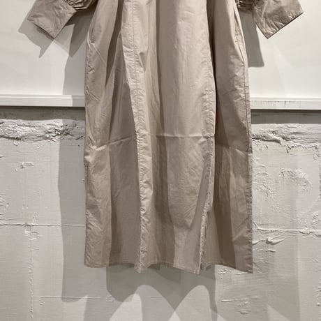 UNIVERSAL TISSU タックスリーブワンピース ペールベージュ
