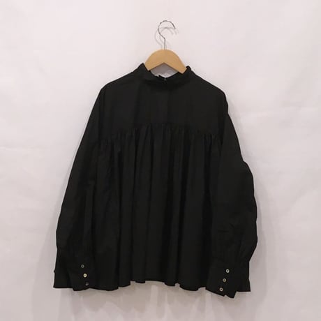 UNIVERSAL TISSU モックネックブラウス　クロ