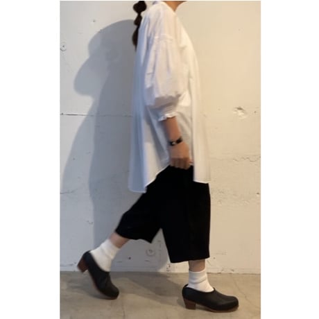 NIVERSAL TISSU トリプルシャーリング バンドカラーブラウス　シロ