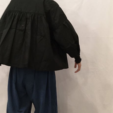UNIVERSAL TISSU タイプライターシャーリングブラウス　クロストライプ
