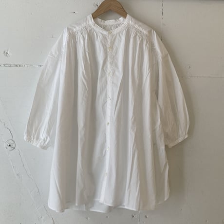 UNIVERSAL TISSU ナチュラルタイプライター ギャザーシャツ シロ