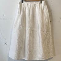grin ｋｏｅｄａ刺繍タックスカート オフ白