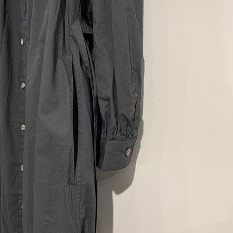 UNIVERSAL TISSU クラシックギャザーシャツドレス クロ