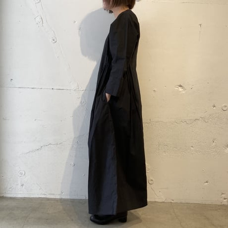 UNIVERSAL TISSU シェルボタンワンピース クロ