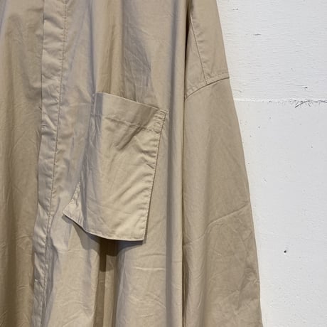UNIVERSAL TISSU ナチュラルタイプライター バンドカラーロングシャツ ベージュ