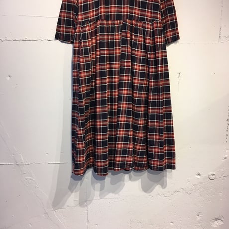 UNIVERSAL TISSU　ロングスリーブギャザードレス ネイビーチェック