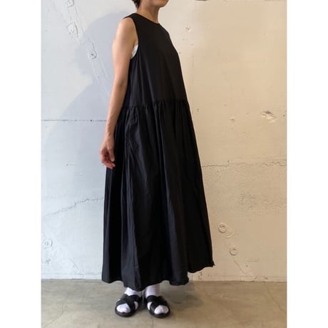 UNIVERSAL TISSU ナチュラルタイプライター ギャザーワンピース クロ