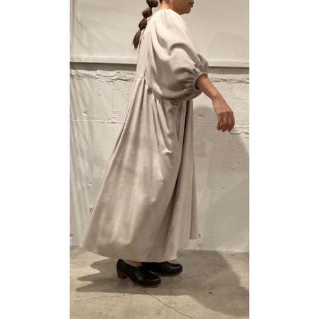 UNIVERSAL TISSU ウールカシミヤビーバー タックギャザーワンピース ペールベージュ