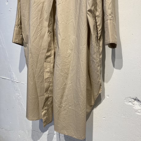 UNIVERSAL TISSU ナチュラルタイプライター バンドカラーロングシャツ ベージュ