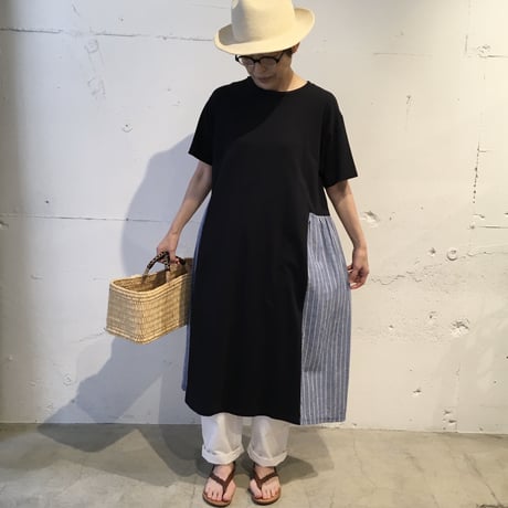 NATURAL LAUNDRY 脇ギャザーパネルワンピース オフ白
