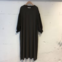 UNIVERSAL SEVEN　USAコットン コンボスリーブワンピース チャコール