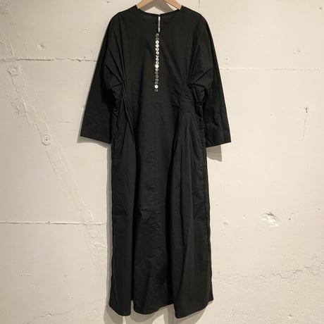 UNIVERSAL TISSU シェルボタンワンピース クロ
