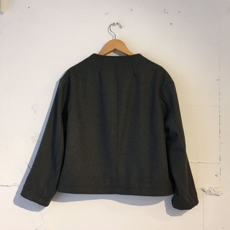 UNIVERSALTISSU ノーカラークラシックジャケット　トップグレー