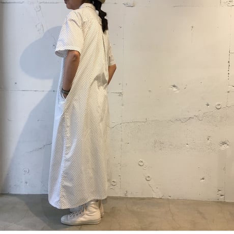 NATURAL LAUNDRY ブロード ロングシャツワンピース オフ×黒ドット