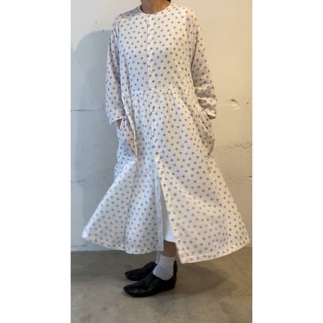 NATURAL LAUNDRY フラワーワンピース オフ