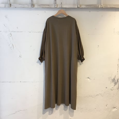 UNIVERSAL SEVEN　USAコットン コンボスリーブワンピース グレージュ