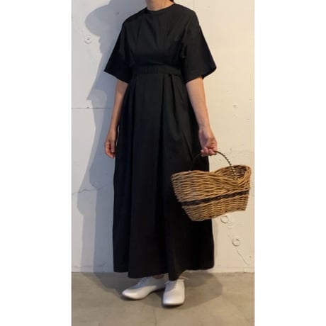 UNIVERSAL TISSU ハーフスリーブワンピース ネイビー