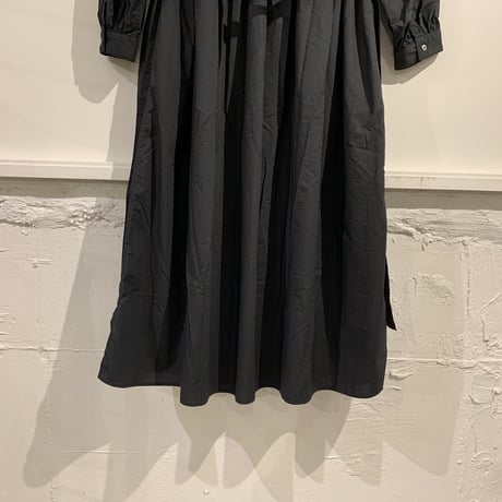 UNIVERSAL TISSU クラシックギャザーシャツドレス クロ