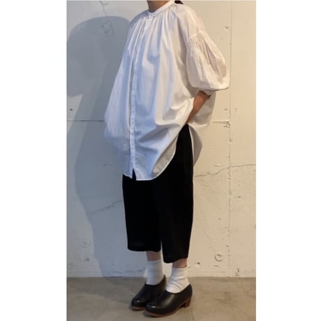 NIVERSAL TISSU トリプルシャーリング バンドカラーブラウス　シロ