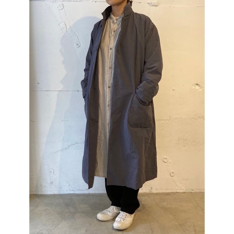 grin CLシーチング中綿ロングコート スチールグレー | un de plus
