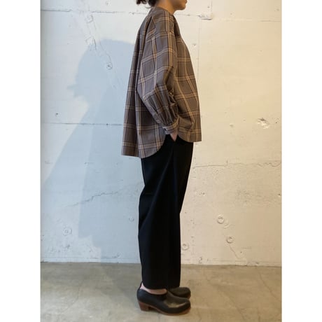 UNIVERSAL TISSU 先染めチェック パフスリーブブラウス モカチェック