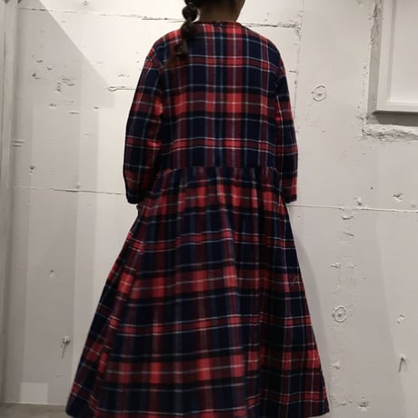 UNIVERSAL TISSU　ロングスリーブギャザードレス ネイビーチェック