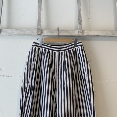 UNIVERSAL TISSU タックイージーパンツ クロワイドストライプ