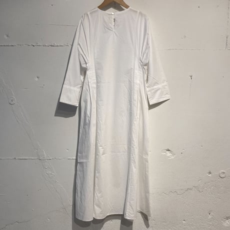 UNIVERSAL TISSU シェルボタンワンピース 白