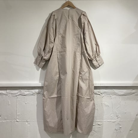 UNIVERSAL TISSU タックスリーブワンピース ペールベージュ
