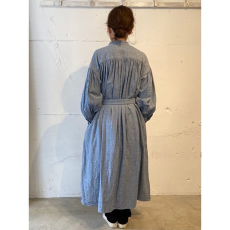 UNIVERSAL TISSU ソフトデニムへリンボン ギャザーシャツドレス ライトブルー