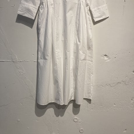 UNIVERSAL TISSU シェルボタンワンピース 白
