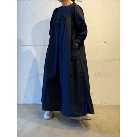 UNIVERSAL TISSU ナチュラルタイプライター クラシックギャザーワンピース ネイビー