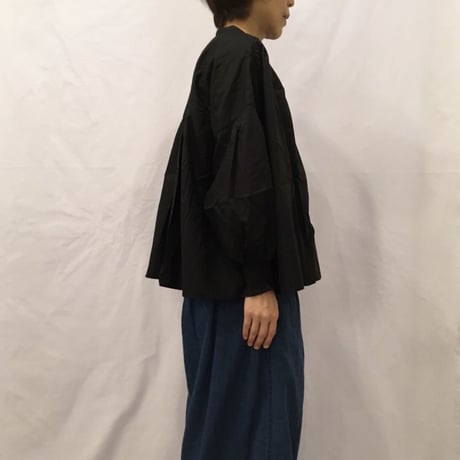 UNIVERSAL TISSU タイプライターシャーリングブラウス　クロストライプ