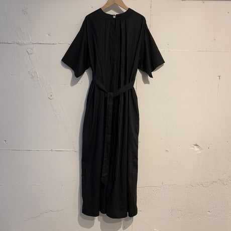 UNIVERSAL TISSU ハーフスリーブワンピース クロ
