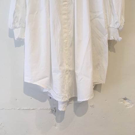 NIVERSAL TISSU トリプルシャーリング バンドカラーブラウス　シロ